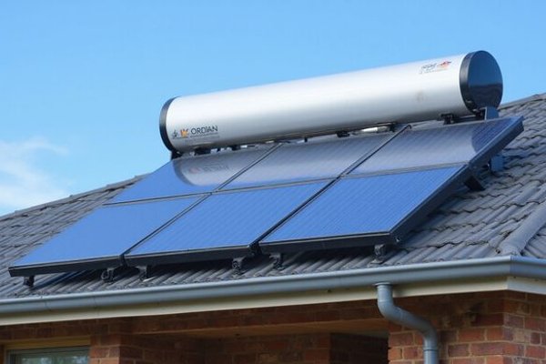 Solar hot water system